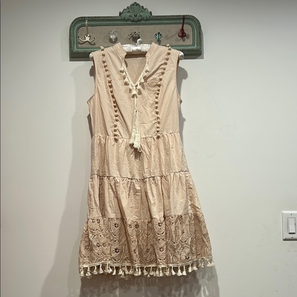 Cupshe Women's Beige Sleeveless Pom-Pom & Tassel Mini Beach Dress medium new - Picture 1 of 6